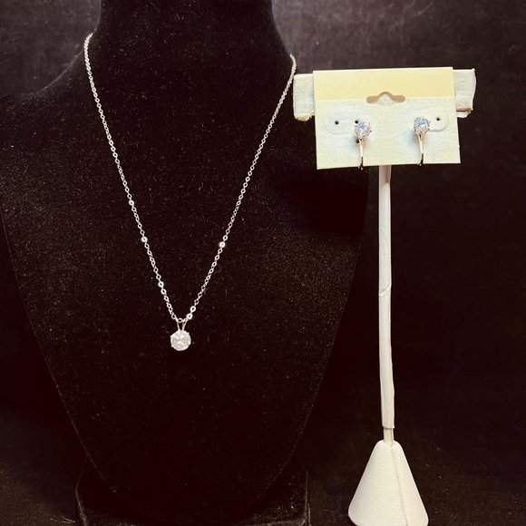 Unbranded Jewelry - Silver Tone Cable Chain Necklace With Clear Glass Pendant & Earrings Set (3857)